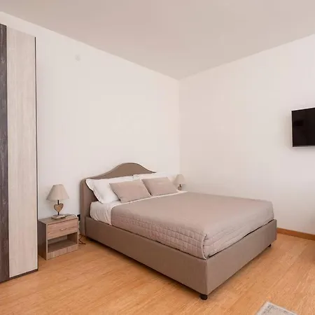 16 Apartment *