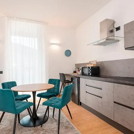 16 Apartment Bergamo