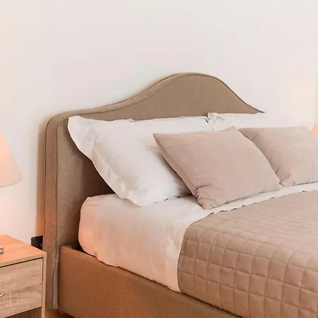 16 Apartament *